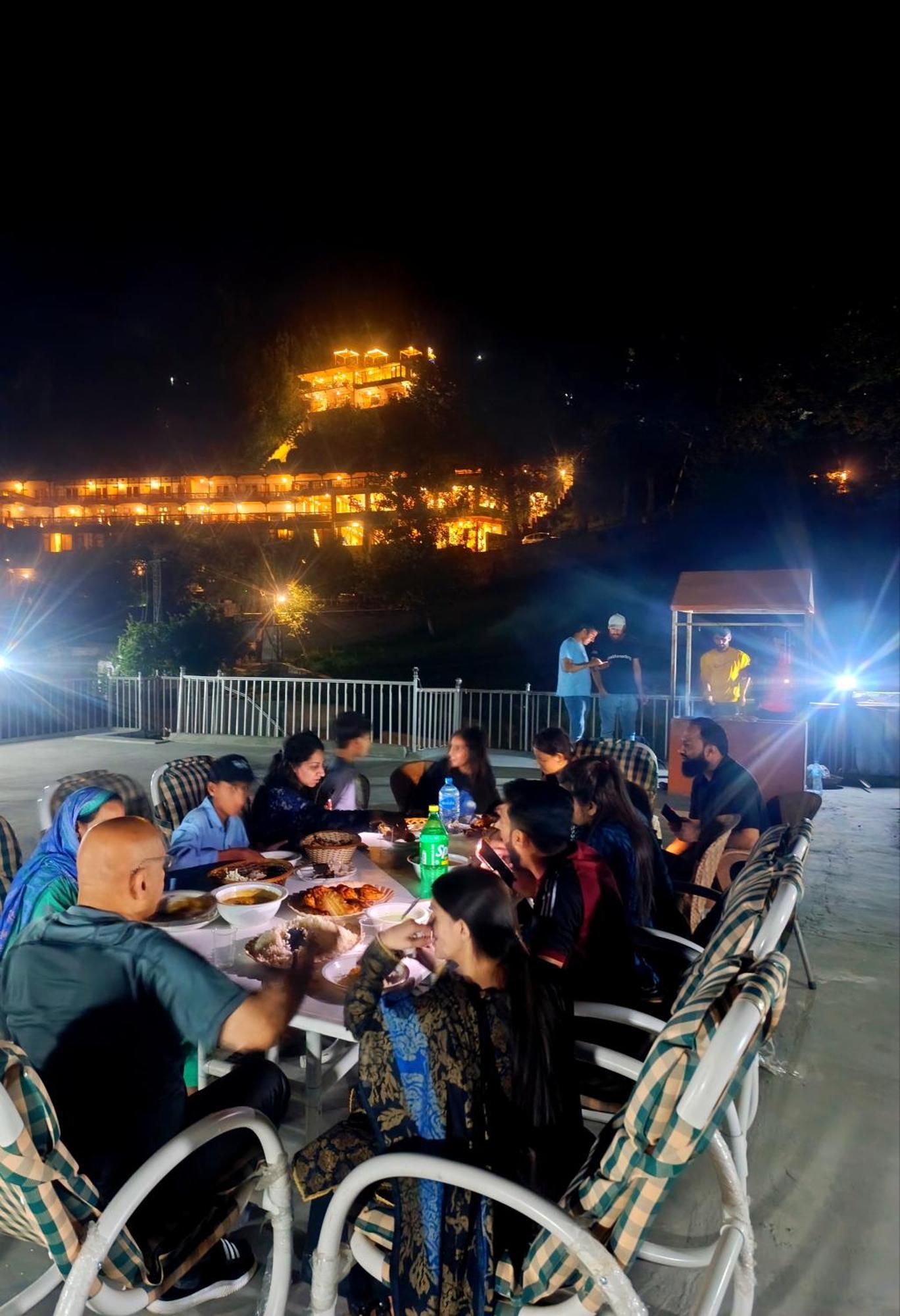 Hunza Lounge Hotel Karimabad  Exterior photo